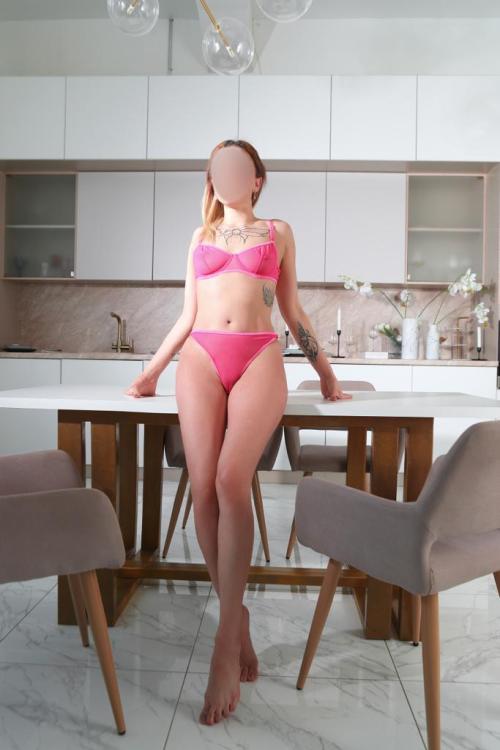 Проститутка Василиса, в Питере у метро Невский проспект