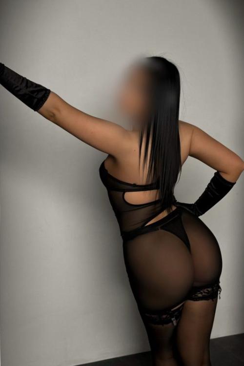 Проститутка Ира Инди, в Питере у метро Пионерская