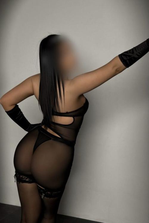 Проститутка Ира Инди, в Питере у метро Пионерская