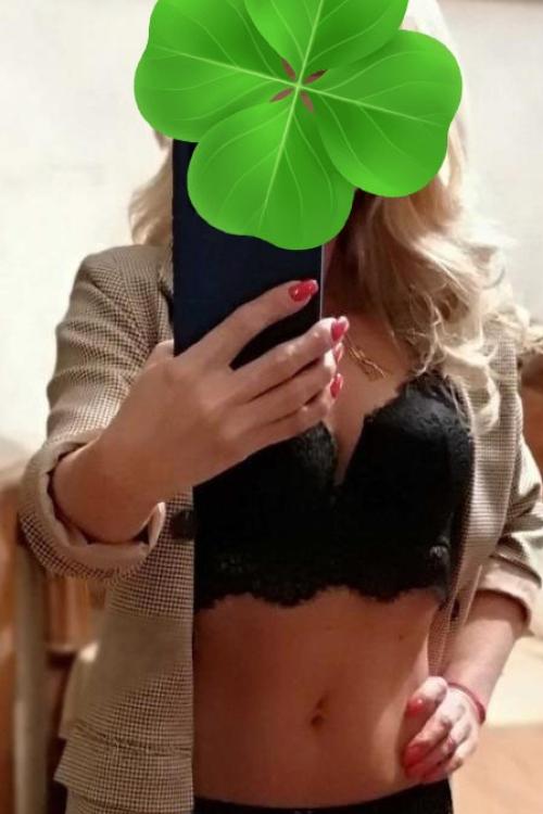 Проститутка Алина, Питера у метро Московская