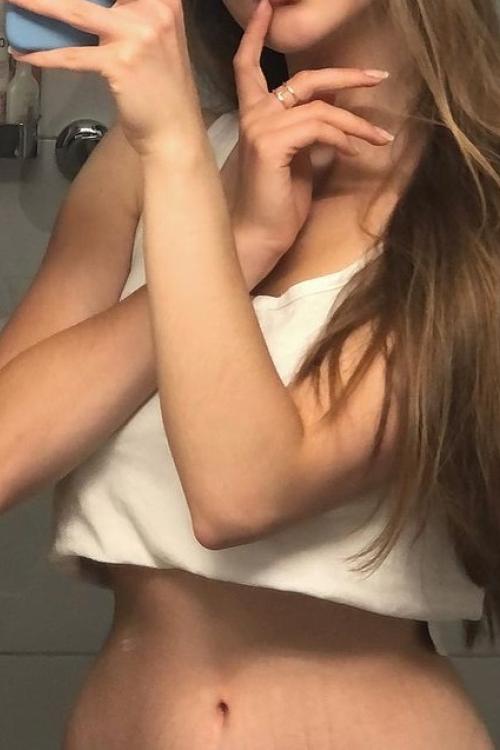 Проститутка Даша, Питера у метро Маяковская