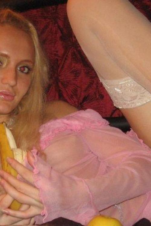 Проститутка Наденька, в Питере у метро Пионерская