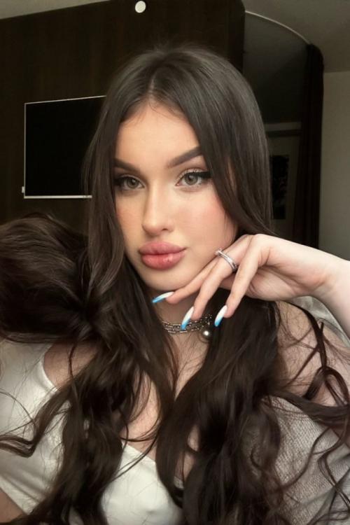 Проститутка Карина, в Питере у метро Кировский завод Проститутка Карина, в Питере у метро Кировский завод