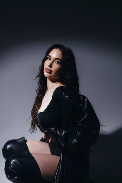 Проститутка Сара, в Питере у метро Парк Победы