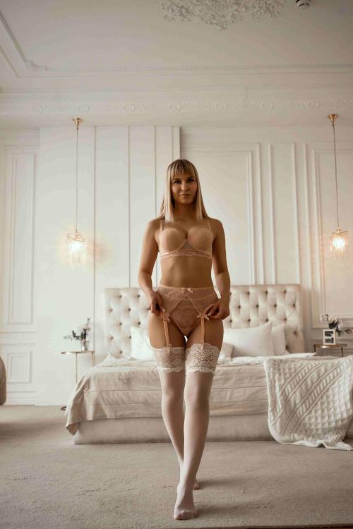 Проститутка Настя, Питера у метро Звёздная