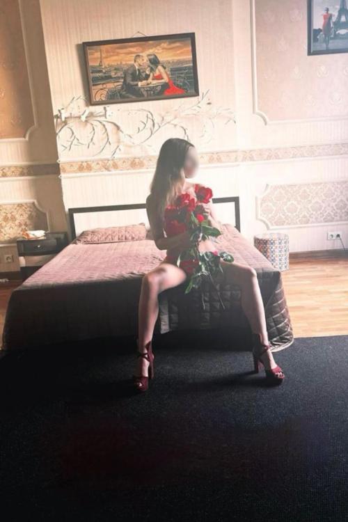 Проститутка Мия, Питера у метро Комендантский проспект