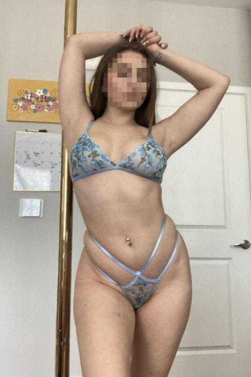 Проститутка Катя Инди, Питера у метро Международная