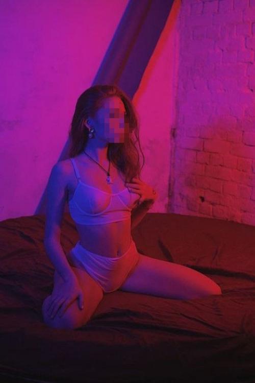 Проститутка Лена, Питера у метро Электросила