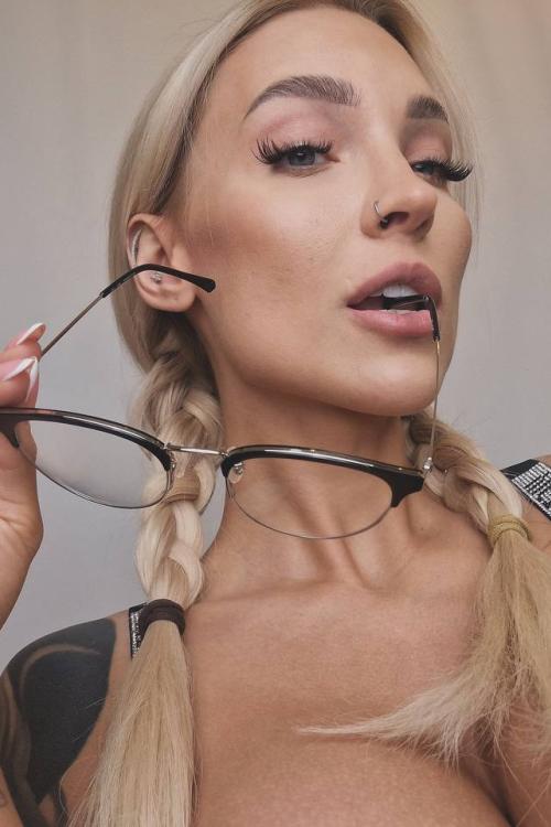 Проститутка Кристина, Питера у метро Комендантский проспект