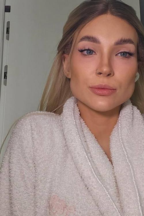 Проститутка Кристина, Питера у метро Комендантский проспект