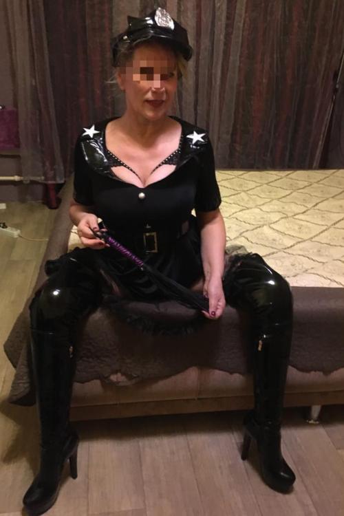 Проститутка Хеллен, в Питере у метро Электросила