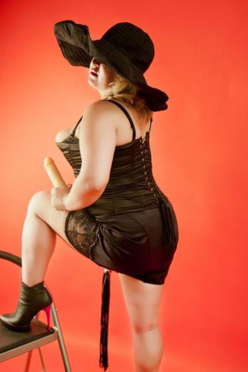 Проститутка Ксения, в Питере у метро Площадь Восстания