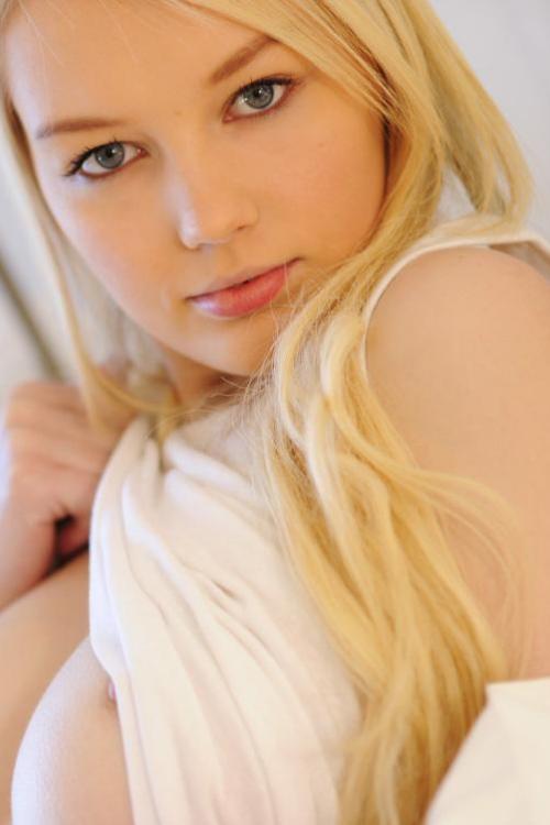 Проститутка Анюта, Питера у метро Горьковская