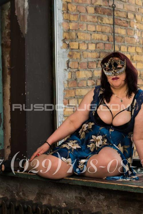 Проститутка Сисястый пончик, в Питере у метро Площадь Восстания