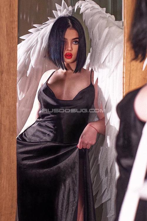 Проститутка Милана, Питера у метро Звёздная