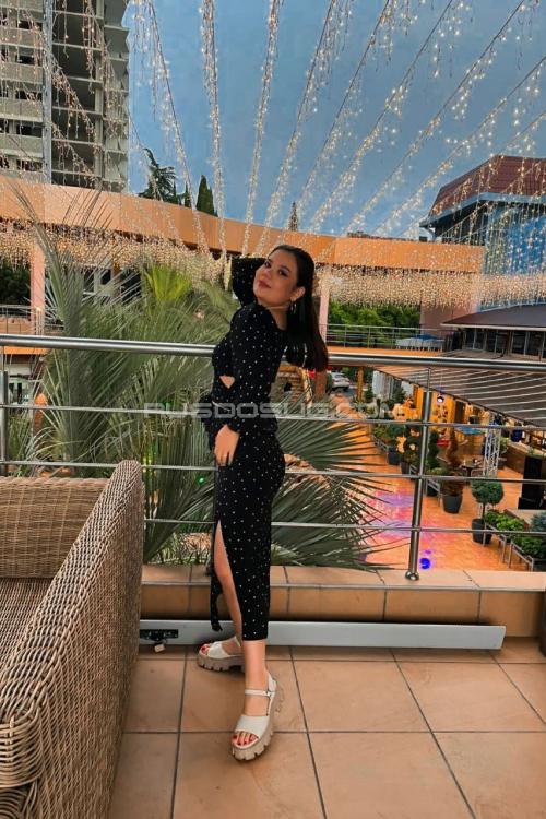 Проститутка Мия, Питера у метро Беговая