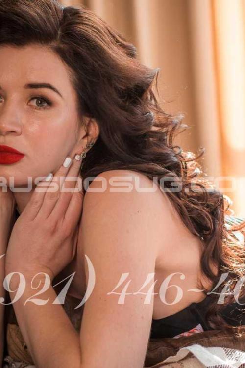 Проститутка Лиза, в Питере у метро Достоевская