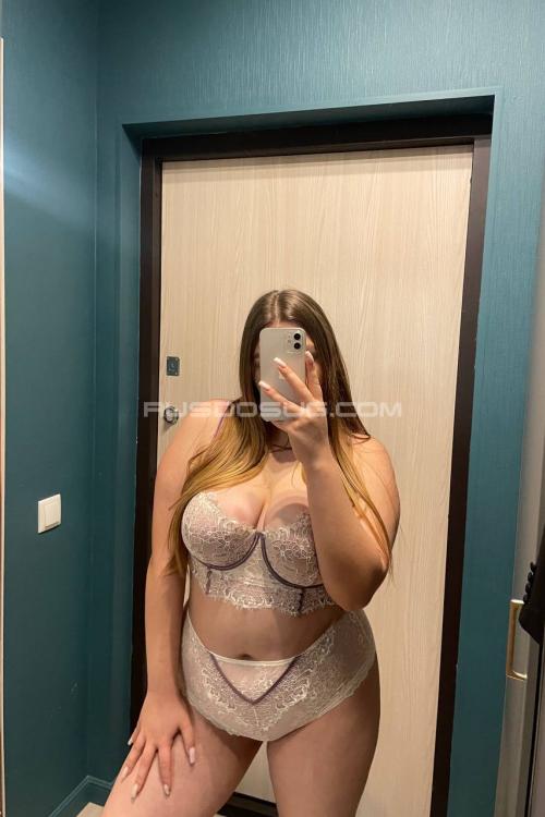 Проститутка Полли, в Питере у метро Звёздная