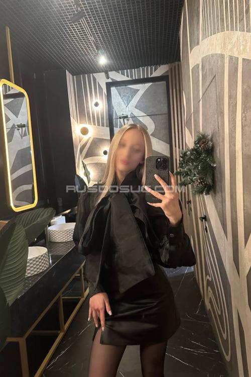 Проститутка Хлоя, Питера у метро Фрунзенская