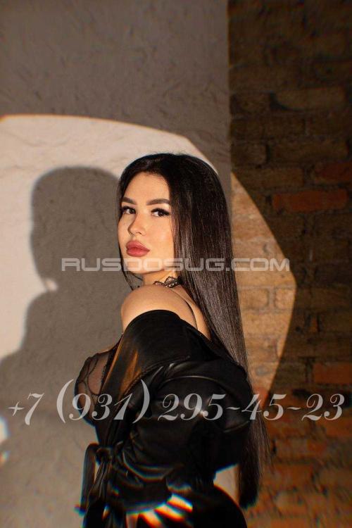 Проститутка Эля, в Питере у метро Площадь Александра Невского