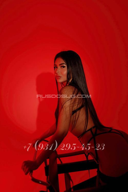 Проститутка Эля, в Питере у метро Площадь Александра Невского