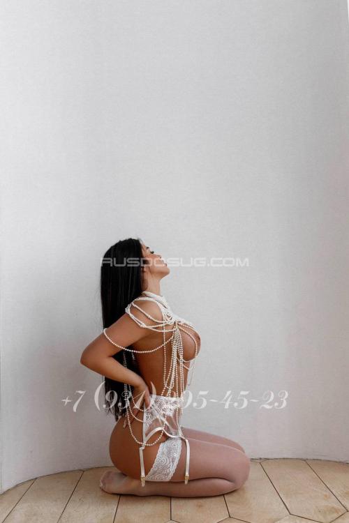 Проститутка Эля, в Питере у метро Площадь Александра Невского