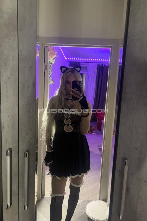 Проститутка София, Питера у метро Комендантский проспект