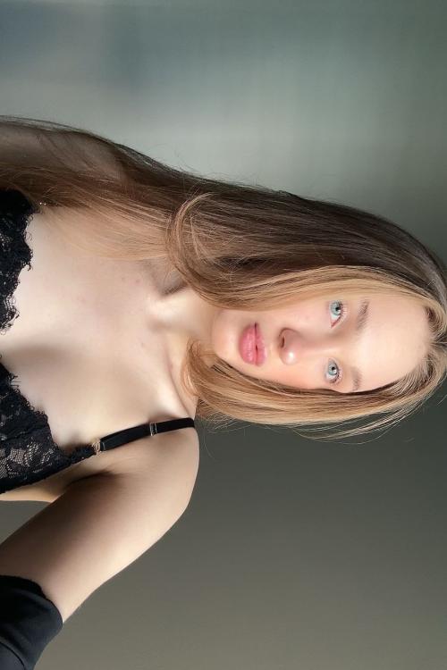 Проститутка Алена, в Питере у метро Площадь Александра Невского