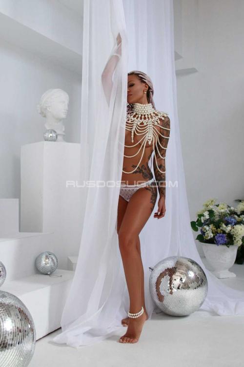 Проститутка Кэрри, Питера у метро Парк Победы