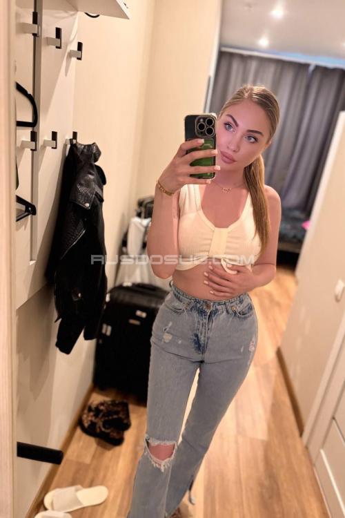 Проститутка Лерочка-сладкая Дырочка, в Питере у метро Петроградская