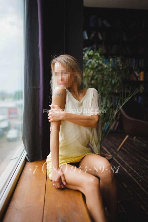 Проститутка Пиф-паф, Питера у метро Достоевская