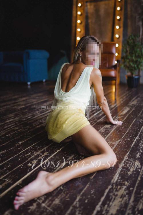 Проститутка Пиф-паф, Питера у метро Достоевская