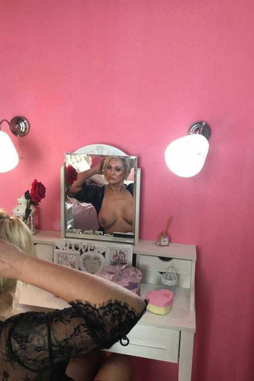 Проститутка Софи, Питера у метро Электросила