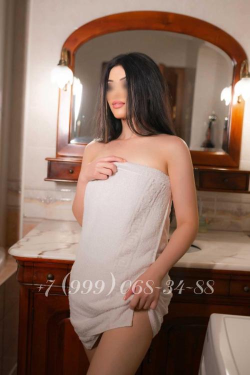 Проститутка Кира, Питера у метро Московская