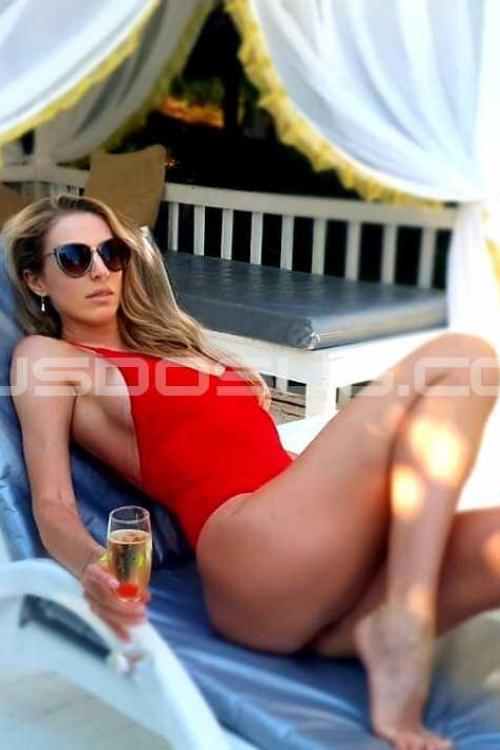 Проститутка Соня, в Питере у метро Купчино