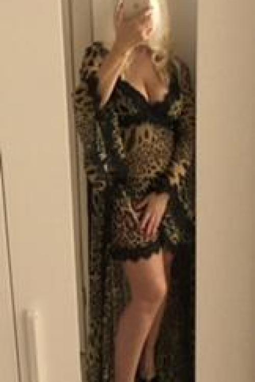 Проститутка Катя, Питера у метро Комендантский проспект