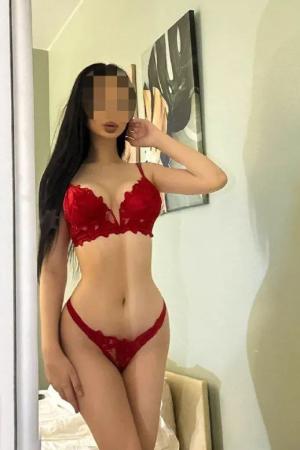 Проститутка Рита Новенькая, Питера у метро Пионерская