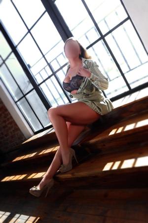 Проститутка Мира, Питера у метро Маяковская