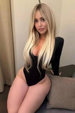 Проститутка Юля, Питера у метро Старая Деревня