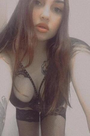 Задорная, домашняя милая девочка окружит | Частные интим объявления СПб