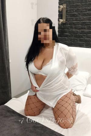 Проститутка Яна, в Питере у метро метро Проспект Большевиков