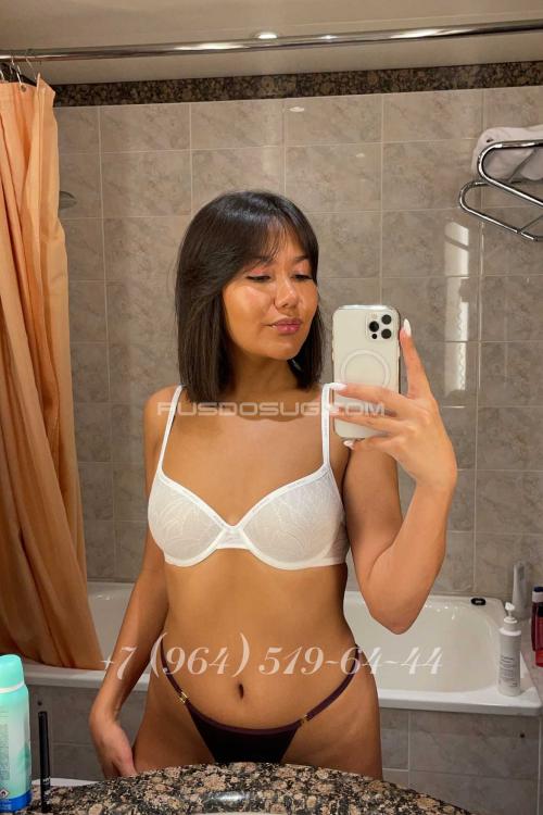 Проститутка Хельга, Москва у метро Достоевская