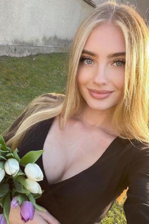 Красивая клубничка хочет секса! м. | Частные объявления проституток Москвы