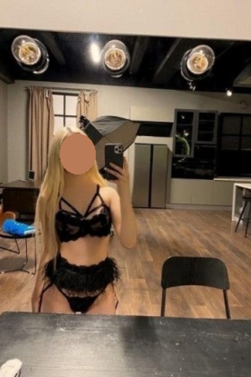 Девушка Проститутка в Питере у метро Автово