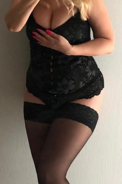 Девушка Проститутка в Питере у метро Комендантский проспект