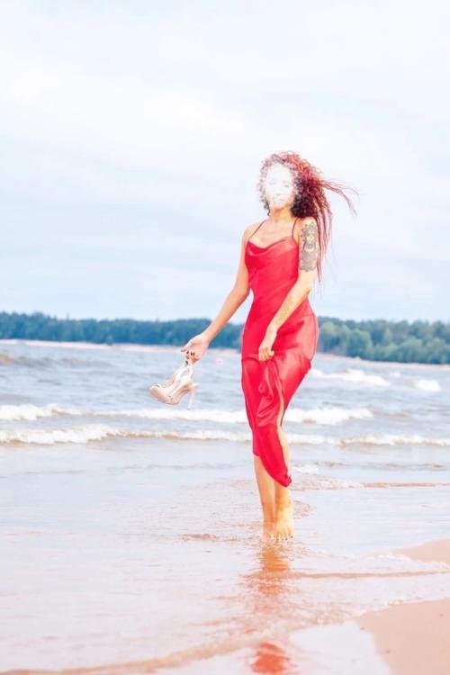 Девушка Проститутка в Питере у метро Невский проспект