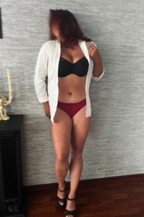 Девушка Проститутка в Питере у метро Парнас