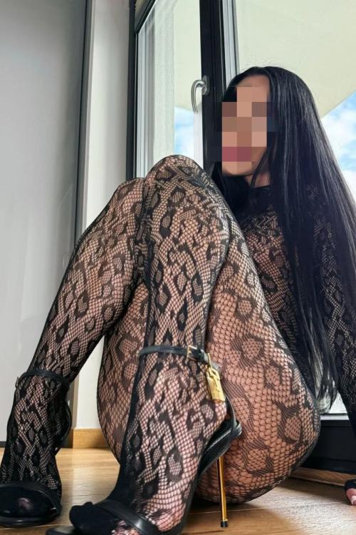 Девушка Проститутка в Питере у метро Политехническая