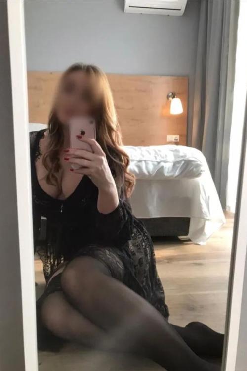 Девушка Проститутка в Питере у метро Политехническая