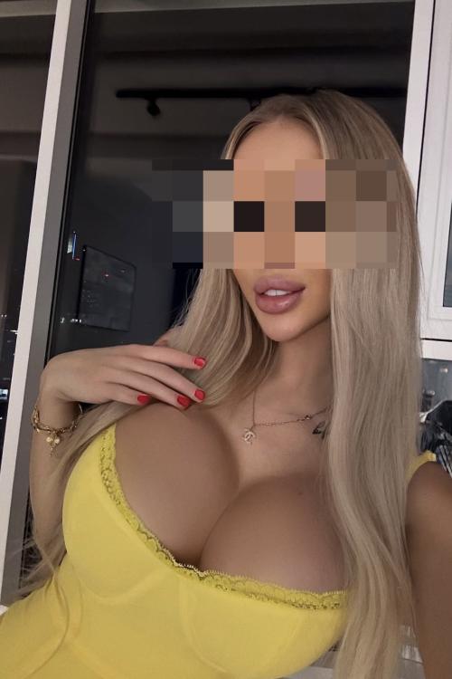 Девушка Проститутка в Питере у метро Московская